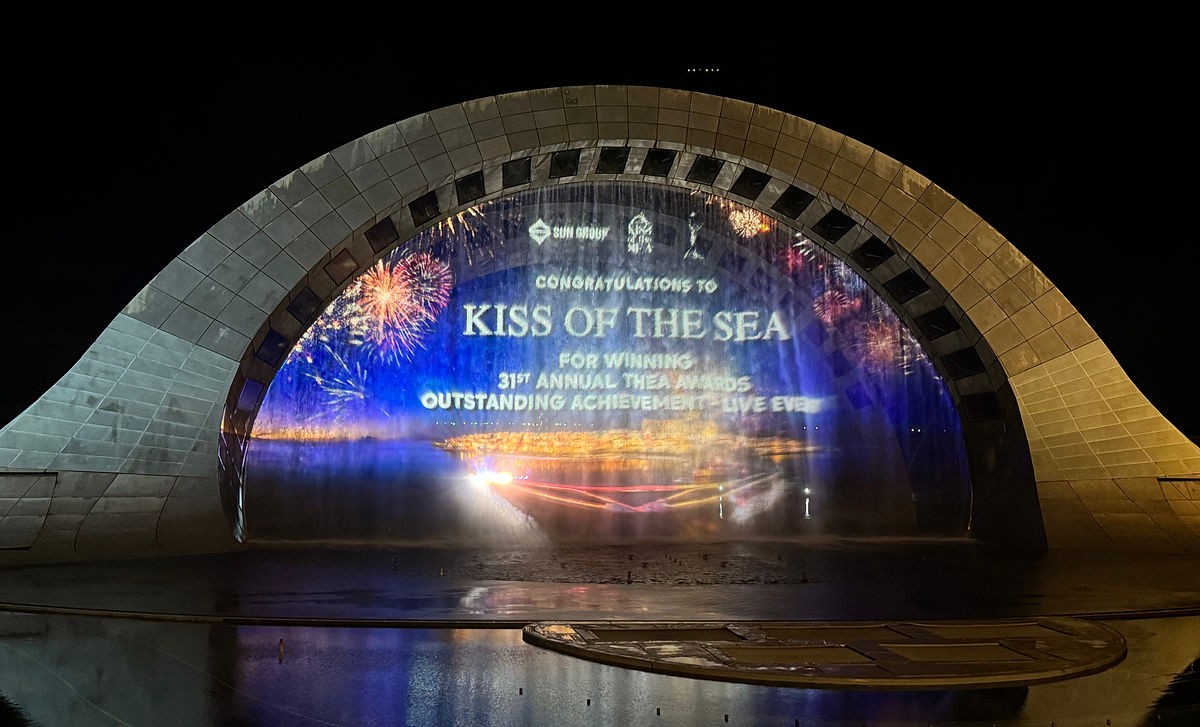 The multimedia effects, fountains, music, and light displays were theatrical and immersive, and the fireworks that followed closed the night on a high. 